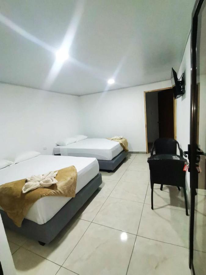 Cattleya Family Hotel Monteverde Bagian luar foto