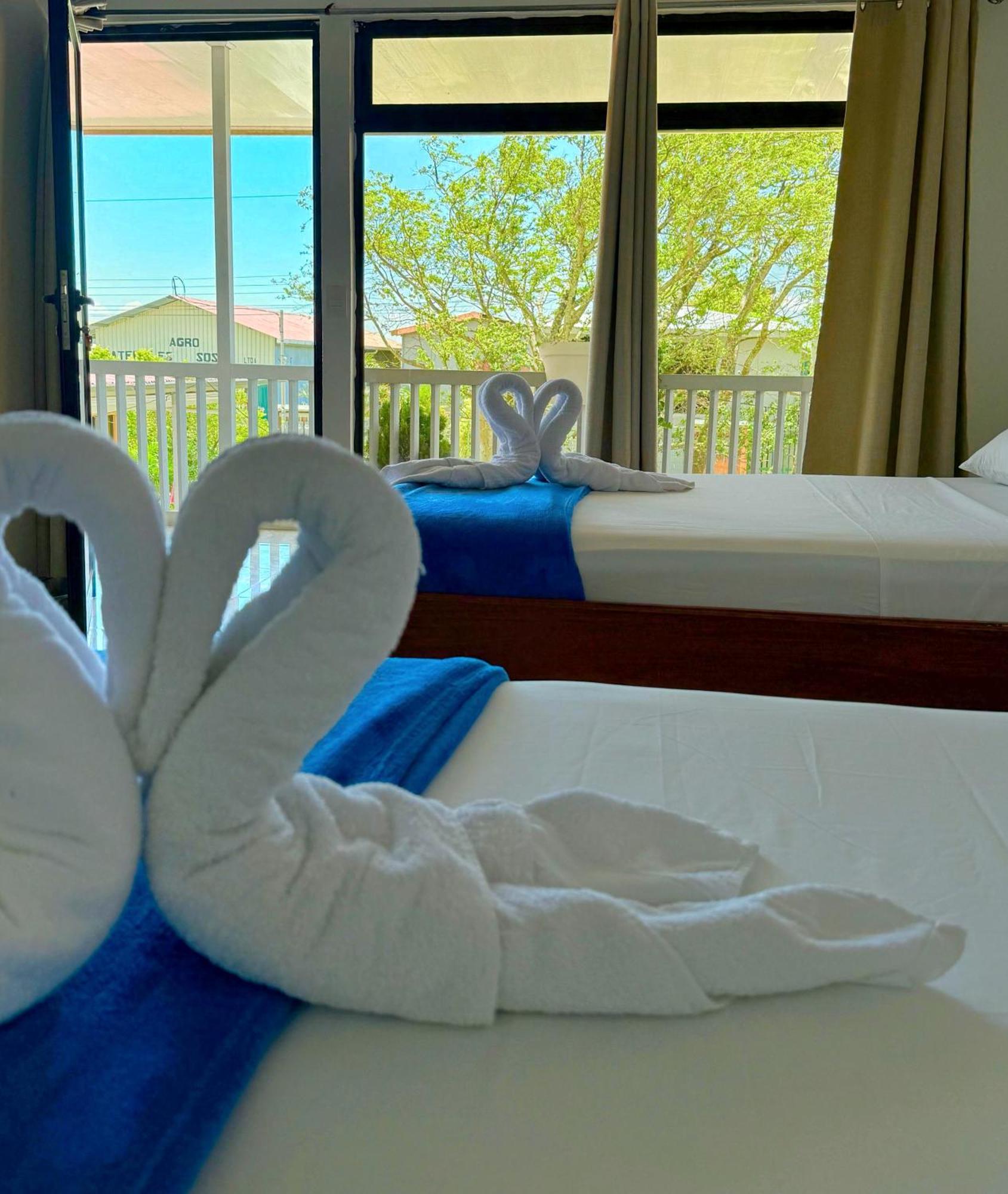 Cattleya Family Hotel Monteverde Bagian luar foto