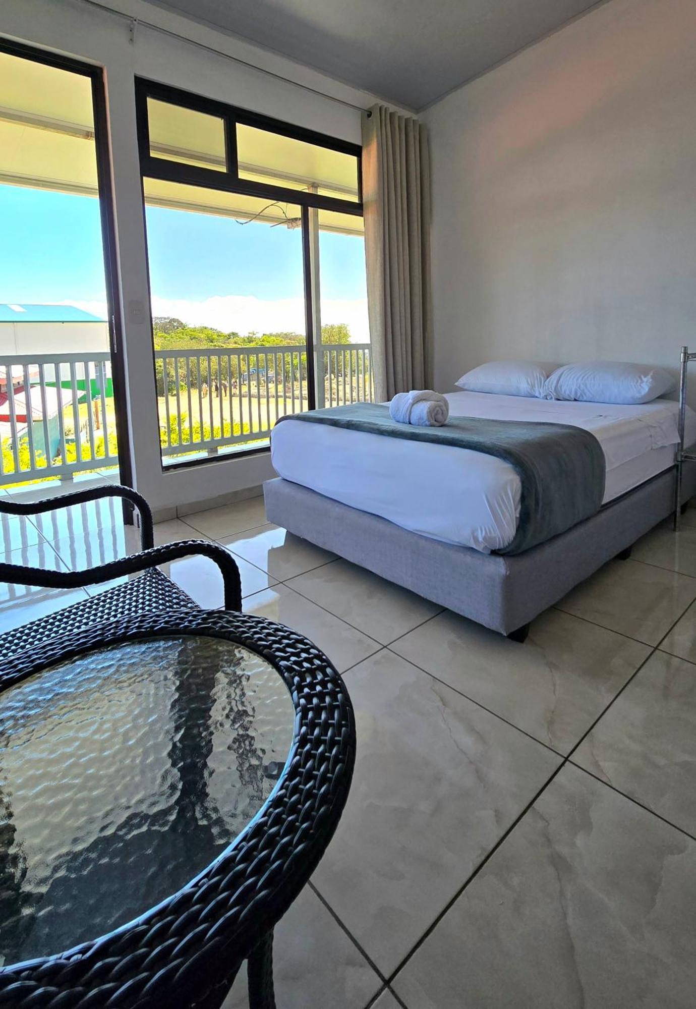 Cattleya Family Hotel Monteverde Bagian luar foto