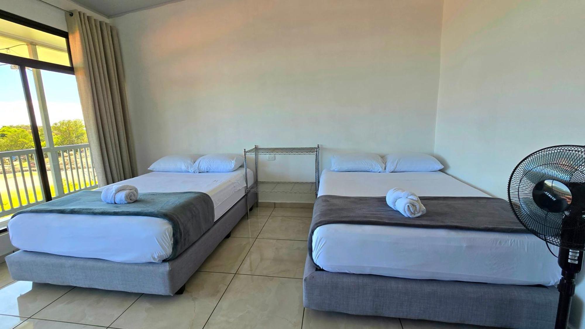 Cattleya Family Hotel Monteverde Bagian luar foto
