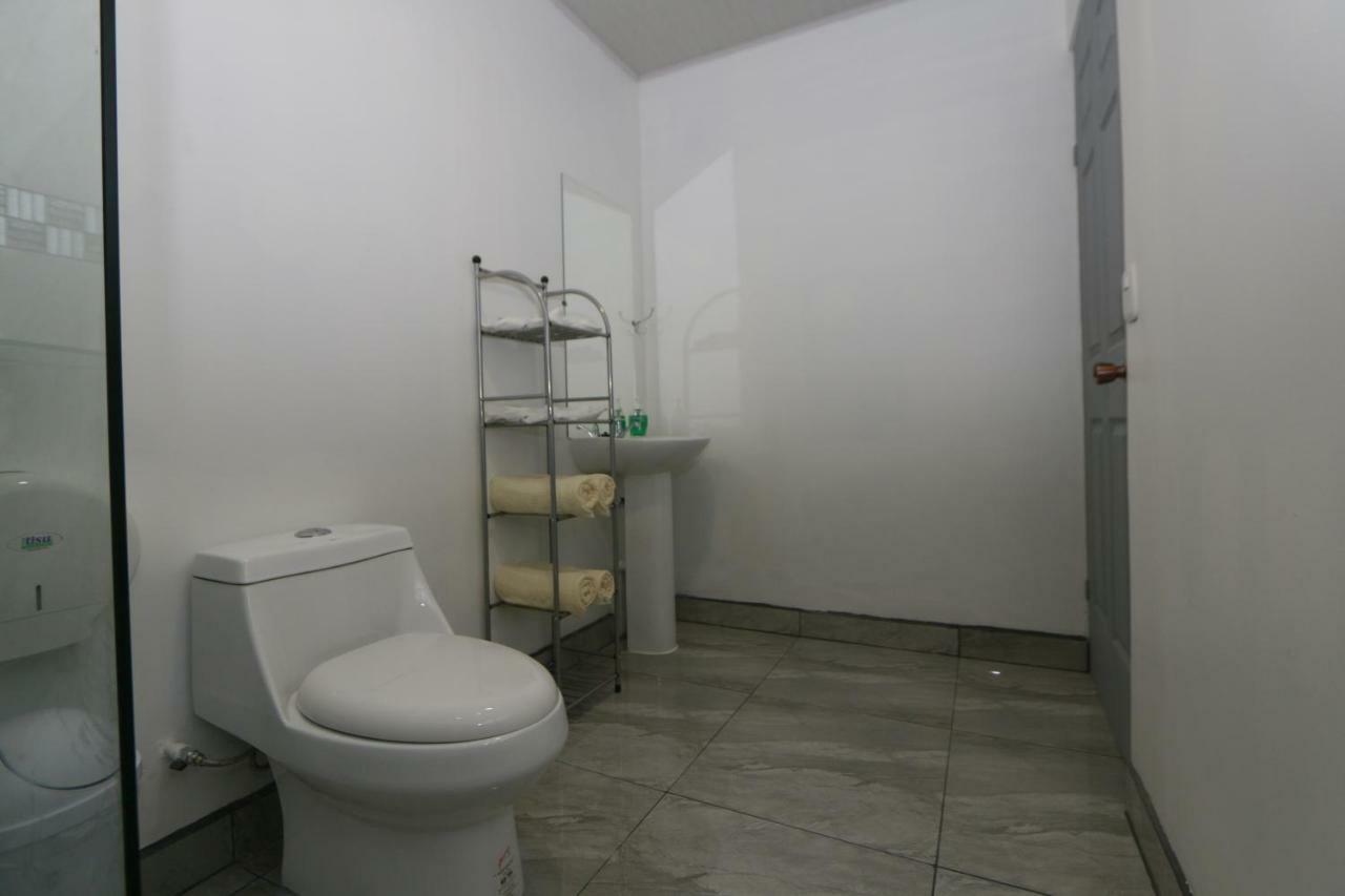 Cattleya Family Hotel Monteverde Bagian luar foto